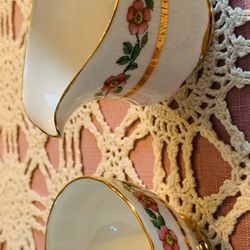 Vintage Imperial English China Creamer and Sugar Set: 22 Kt Gold Leaf