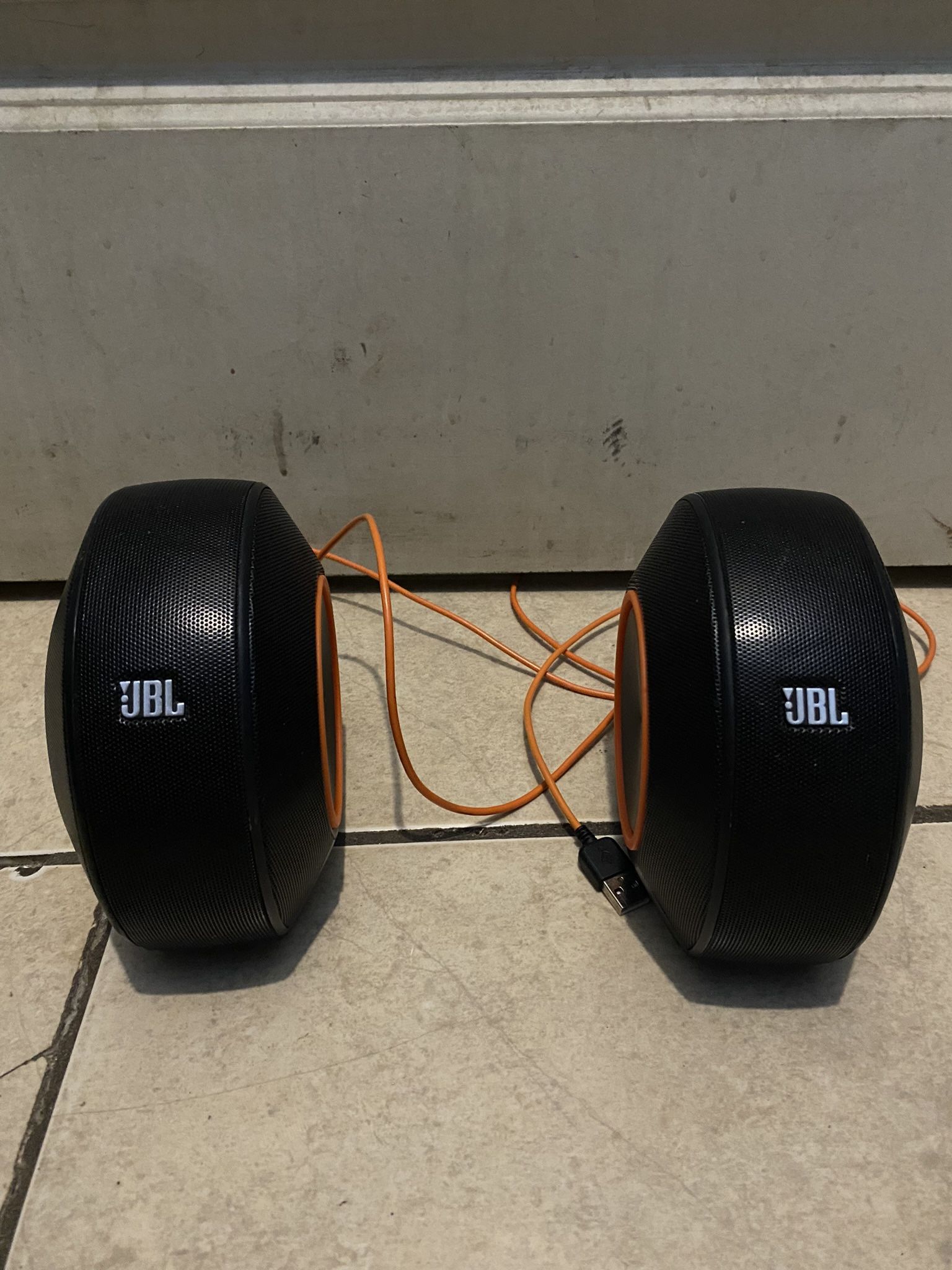 Jbl Pebbles Bass Powered Speakers For Computers