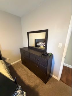 Queen Bed Set w/ Mattress