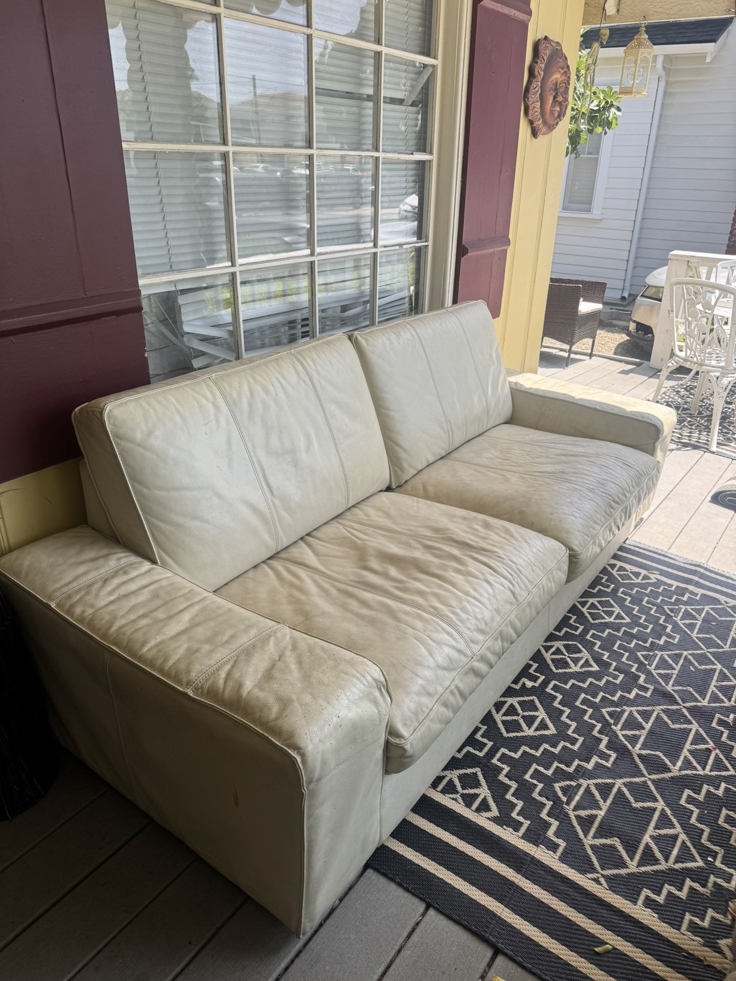 Free White Leather Couch 