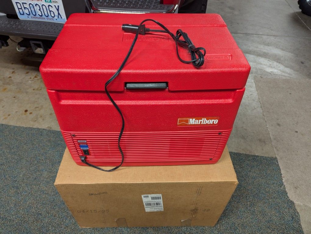 Coleman 12 Volt Cooler- Heater
