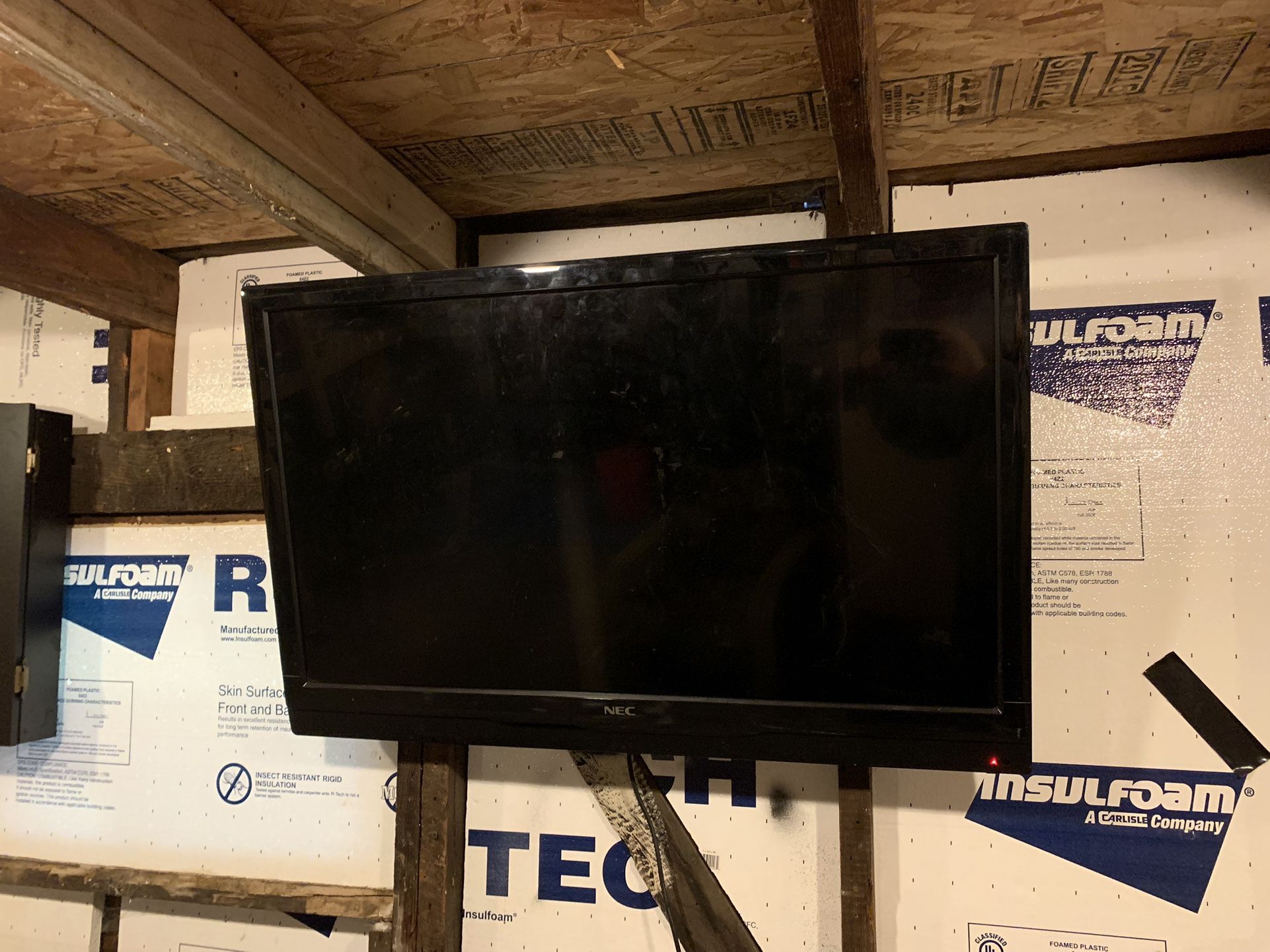 42” NEC TV