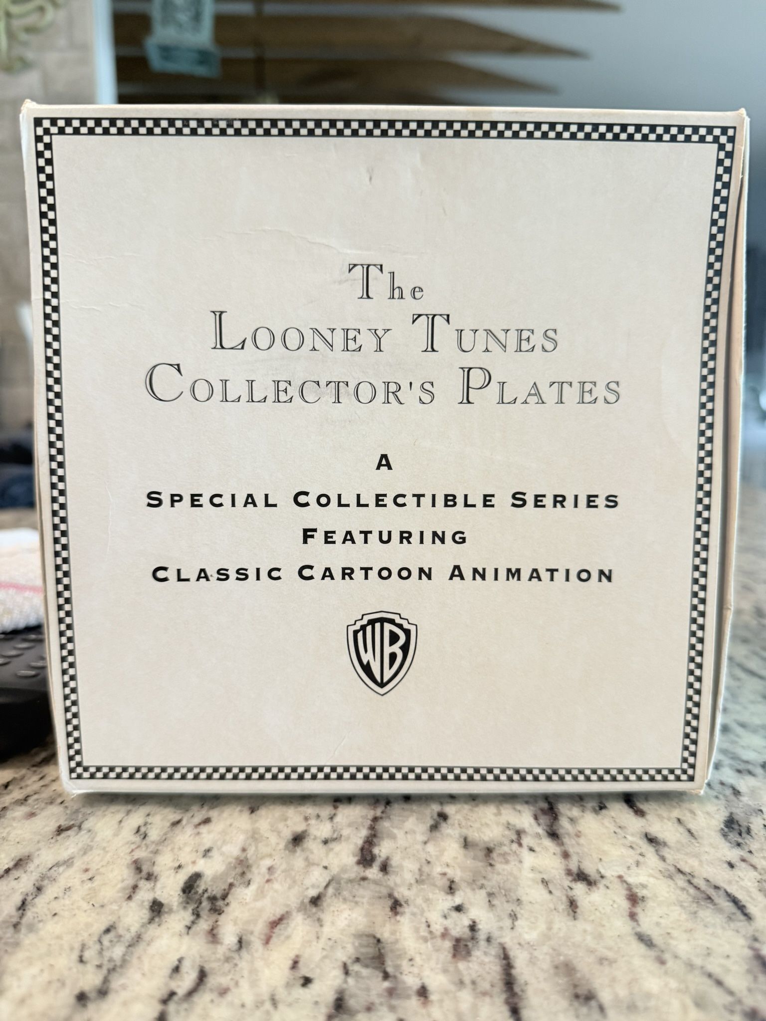 Set A Four Bugs Bunny Wall Plates. Vintage.  