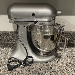 I Have A Very Lightly Used KitchenAid Artisan Series Mixer 