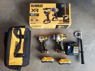New Dewalt Hammer Drill Impact Driver 20V Kit 4.0