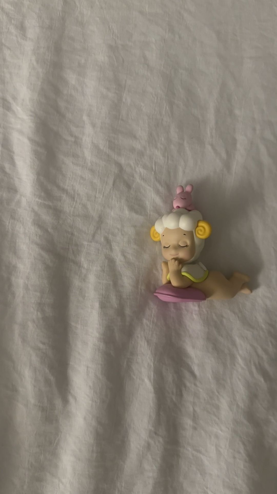 Sonny Angel Dreaming Series Sheep Figure with Pillow & Bunny – Rare Collectible Japan