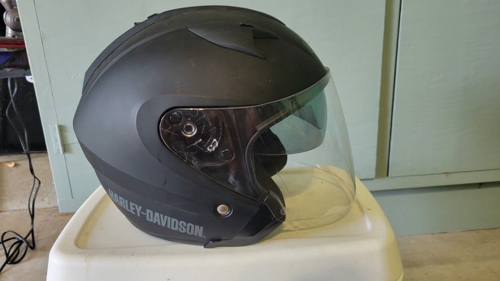 Harley Davidson Motorcycle Helmet - Size Medium - Small Gloves Included