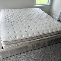 Saatva Classic Luxury Firm King Mattress 