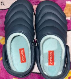 Classic lines overpuff clog crocs