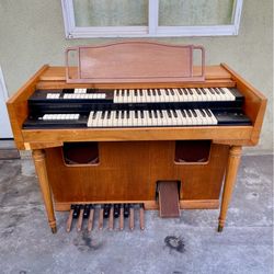 Vintage Mid-Century Lowrey Tube Organ Model HF-40