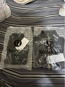 Lulu lemon 🍋 black with told zipper