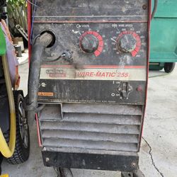 Lincoln Electric Power MIG 255 Welder