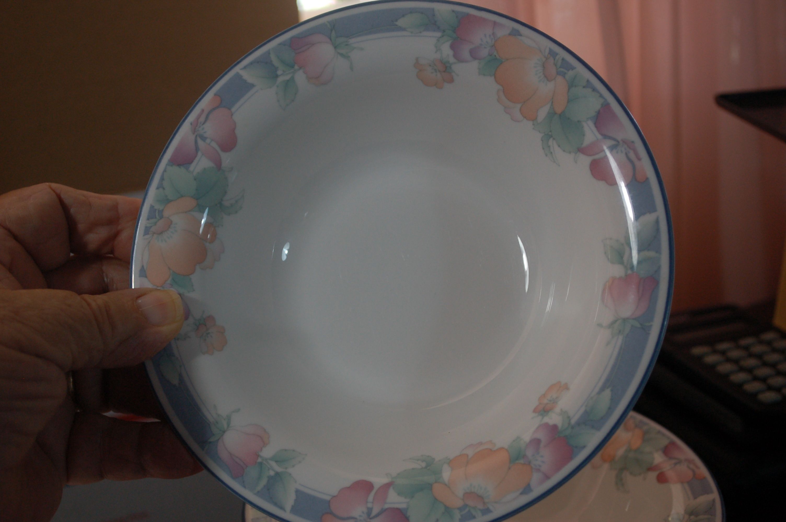 NORITAKE SPRING BLUSH SOUP/CEREAL/BERRY BOWL 7X2 INCHES, 5 GREAT USED CONDITION. HAVE 3 WITH CHIPS YOU CAN HAVE FOR FREE IF YOU WANT?