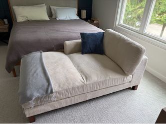 Chaise Lounge - Cream - Brand New
