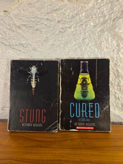 Stung & Cured by Bethany Wiggins YA Dystopian Duology Set Lot Scholastic Edition