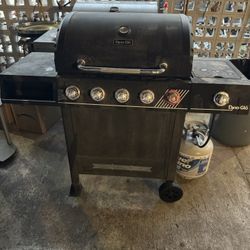 Dyna Glo Gas Grill