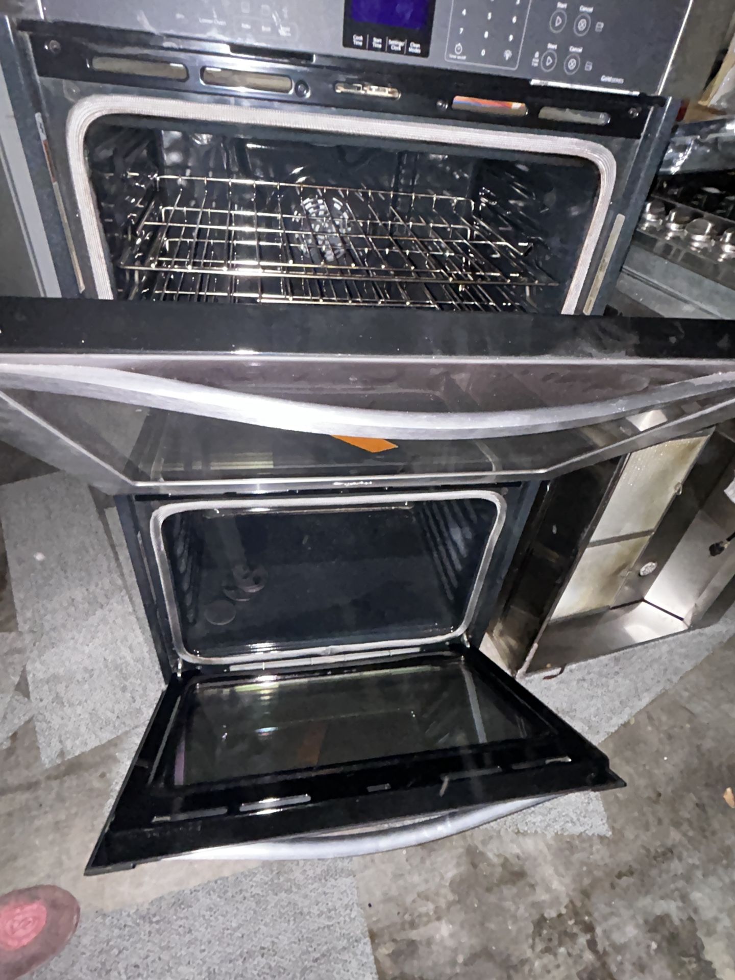 Kitchen Appliances (pick Up Only) Red Description