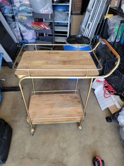 Beverage serving cart