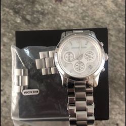 Michael Kors  SILVER/SS    Available In GOLD too