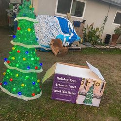 Holiday Tree $55 The Top Part Not Working