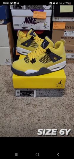 Jordan 4 "Lightning" Size 6Y