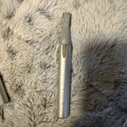 Finishing Touch Lumina personal hair remover