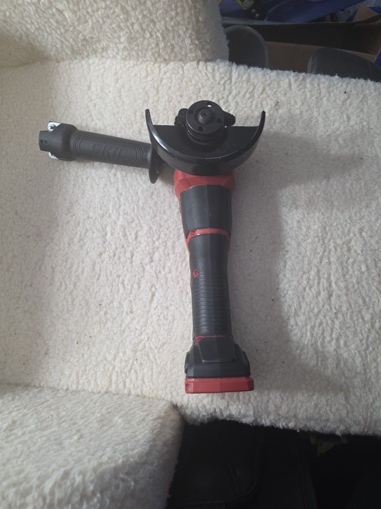 Skil Angle Grinder brushless