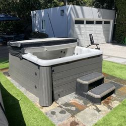 Whirlpool Legacy Hot Tub TAKE IT!!