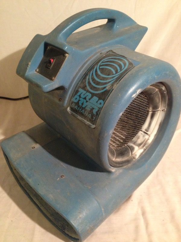 Commercial grade floor fan. (DRI-EAZ Turbo Dryer Sahara 1)