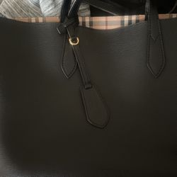 Reversible Burberry Tote for Sale in Brooklyn, NY - OfferUp