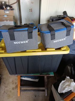 Neewer camera accessory case
