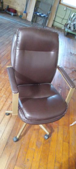 Like brand new Thomasville Rolling reclining and raises up and down office chair deal