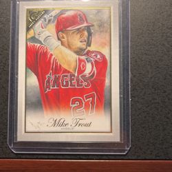 5– Mike Trout Baseball Cards- Nr. Mint
