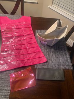 Lot of organizers and basket
