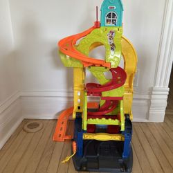 Fisher Price Sit & Play Race Track