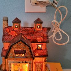 Vintage Lighted Porcelain Harvest House 2000 by Autumn Accents Electric