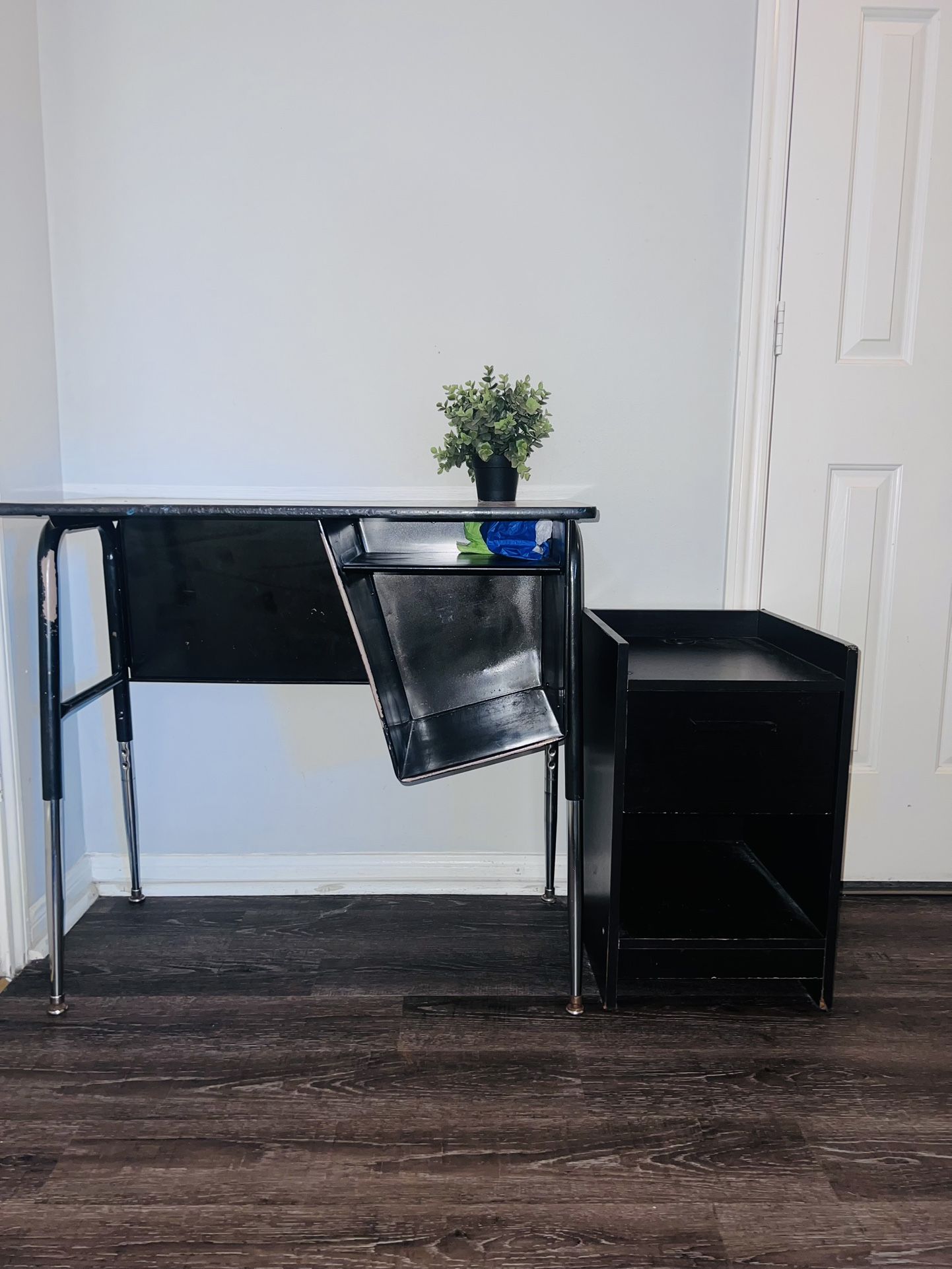 Retro School Desk With Side Cabinet 