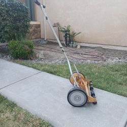 Mower. Lawn mower (manuel)