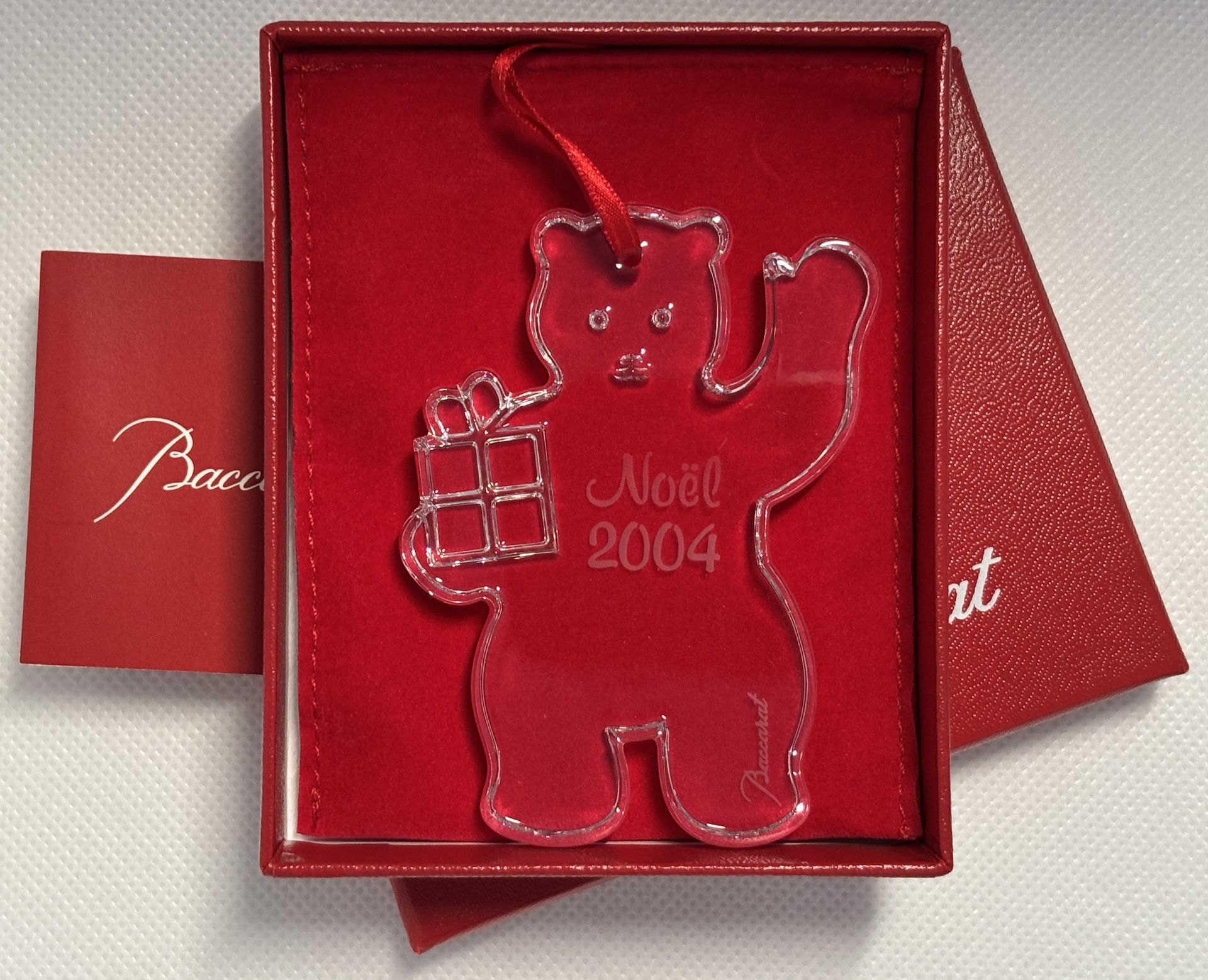 Baccarat Crystal Noël 2004 Bear Plaquette Ornament – Original Box – France