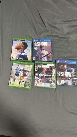 A MIXTURE OF PS4 AND XBOX GAMES 