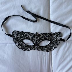 Elegant Black Lace Masquerade Mask – Romantic Venetian Style – Brand New
