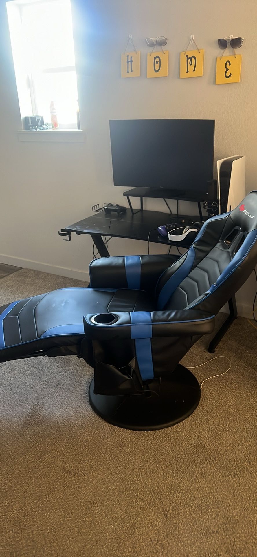 Gaming Chair that reclines and massages
