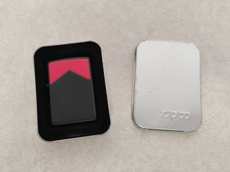 NEW 90's "RED ROOF" Black Matte ZIPPO COLLECTOR'S VNTG windproof w/ Orange Safety Seal, UNSTRUCK