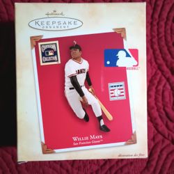 2004 Hallmark Keepsake Ornament Willie Mays
