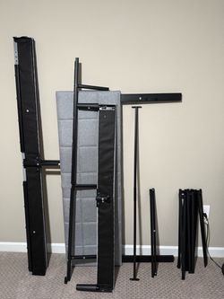 Queen metal bedframe W/ Headboard