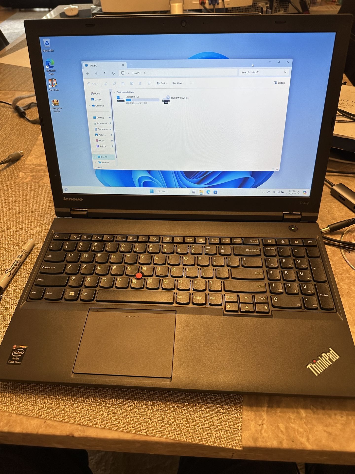 15” Lenovo ThinkPad T540p with DVD-RW Drive. Excellent Condition