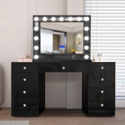 Vanity With Lights 