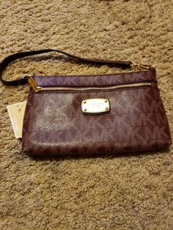 Michael kors Wristlet