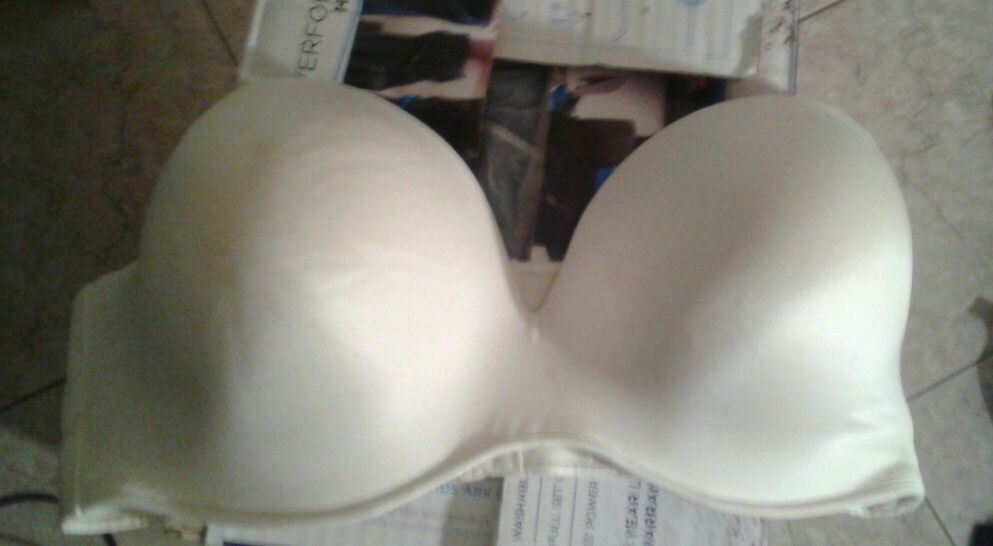40ddd Cacique Intimates Bra by Lane Bryant for Sale in Moreno Valley, CA -  OfferUp