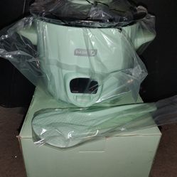 Dash Mini Rice Cooker! Great for Soups, Stews, Cheese, Pasta etc... 2 cup Cooker! Brand New!